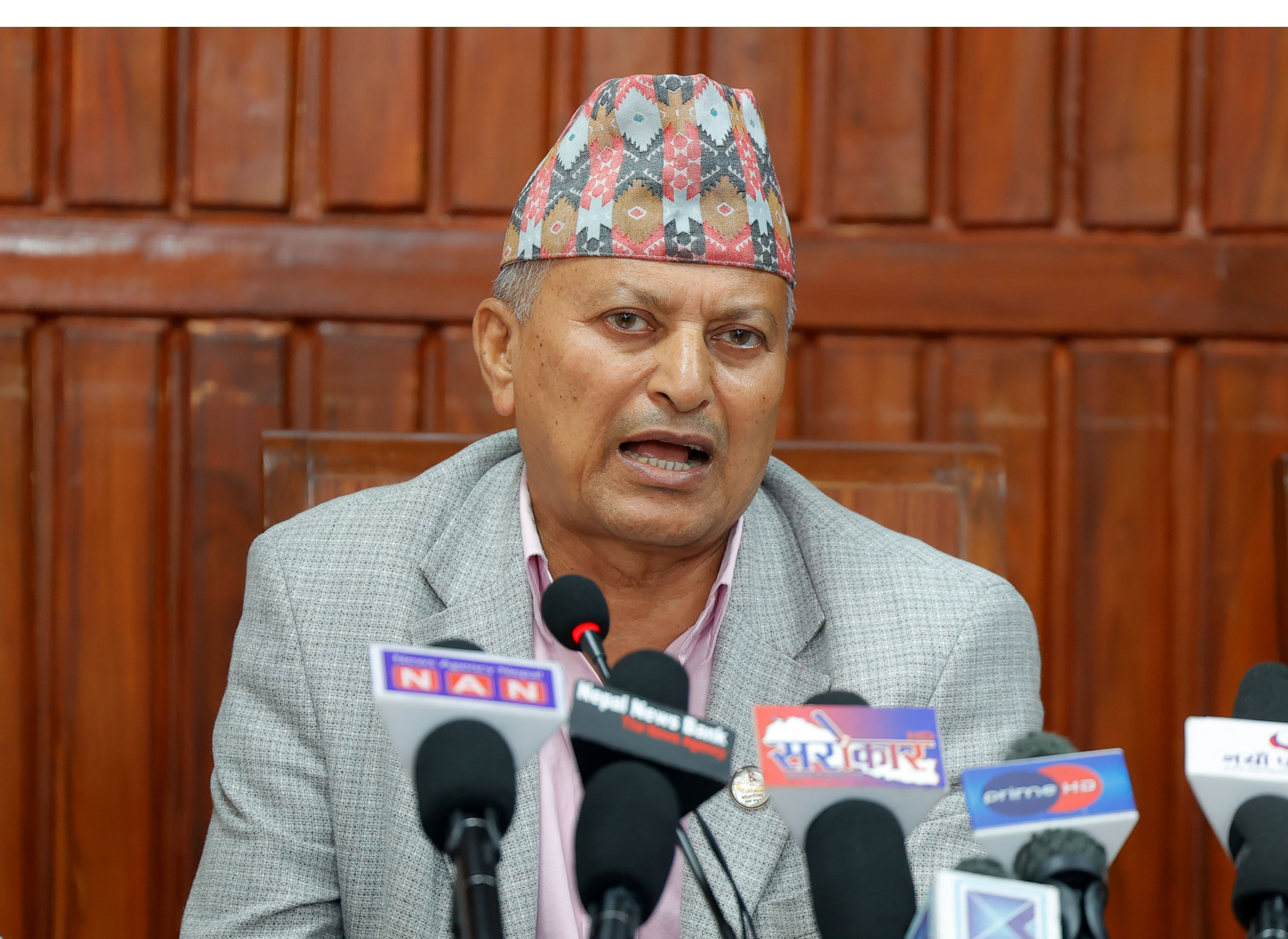 घुस अडिओ प्रकरणमा राजीनामा नदिने मन्त्री अधिकारीको घोषणा