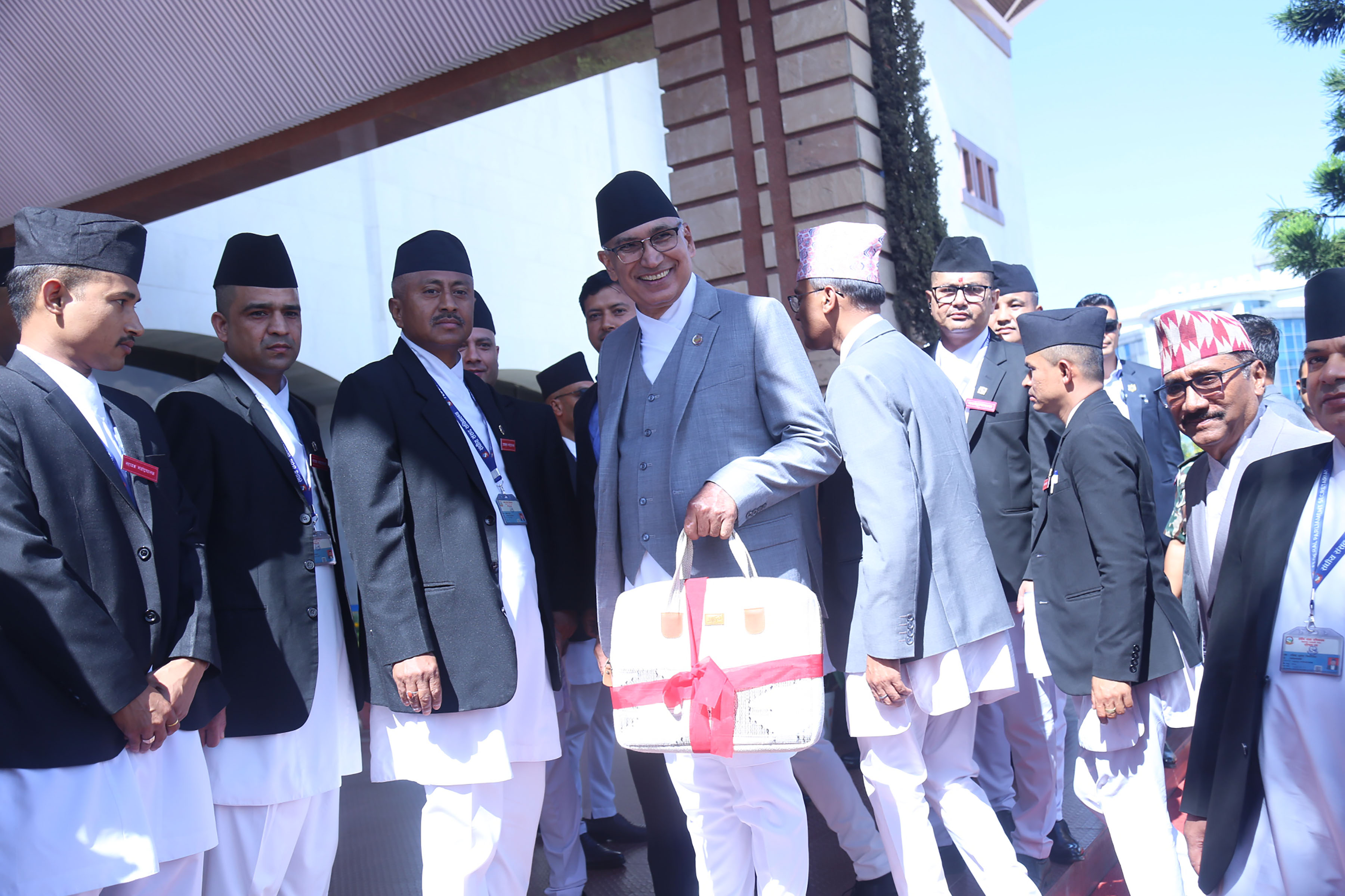 विदेशी विद्यार्थीलाई निःशुल्क भिसा, अभिभावकलाई बहुप्रवेशको सुविधा