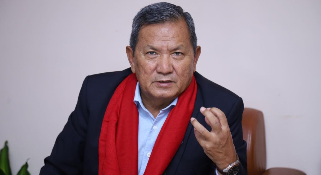 स्वदेश फर्किए सञ्चारमन्त्री गुरुङ