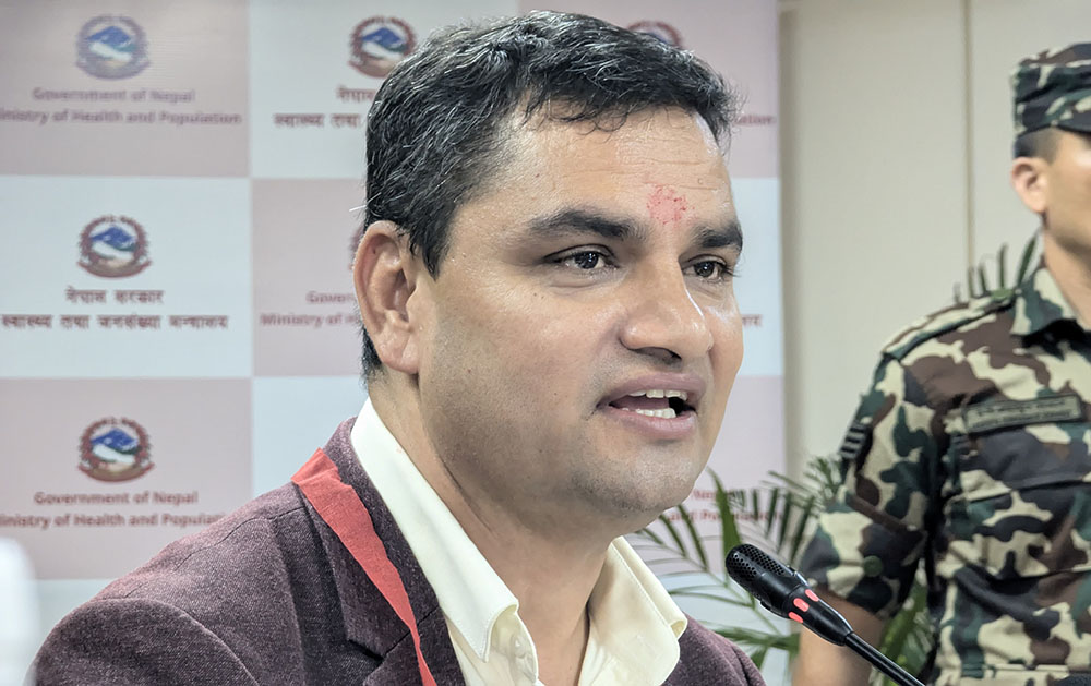 डेंगी फैलन नदिन लामखुट्टे नियन्त्रण अभियानको तयारी अघि बढाऔं : स्वास्थ्यमन्त्री पौडेल
