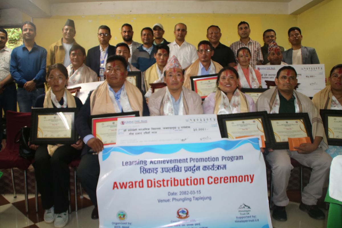 ताप्लेजुङमा ५ शिक्षकले पाए ‘स्टार टिचर अवार्ड’