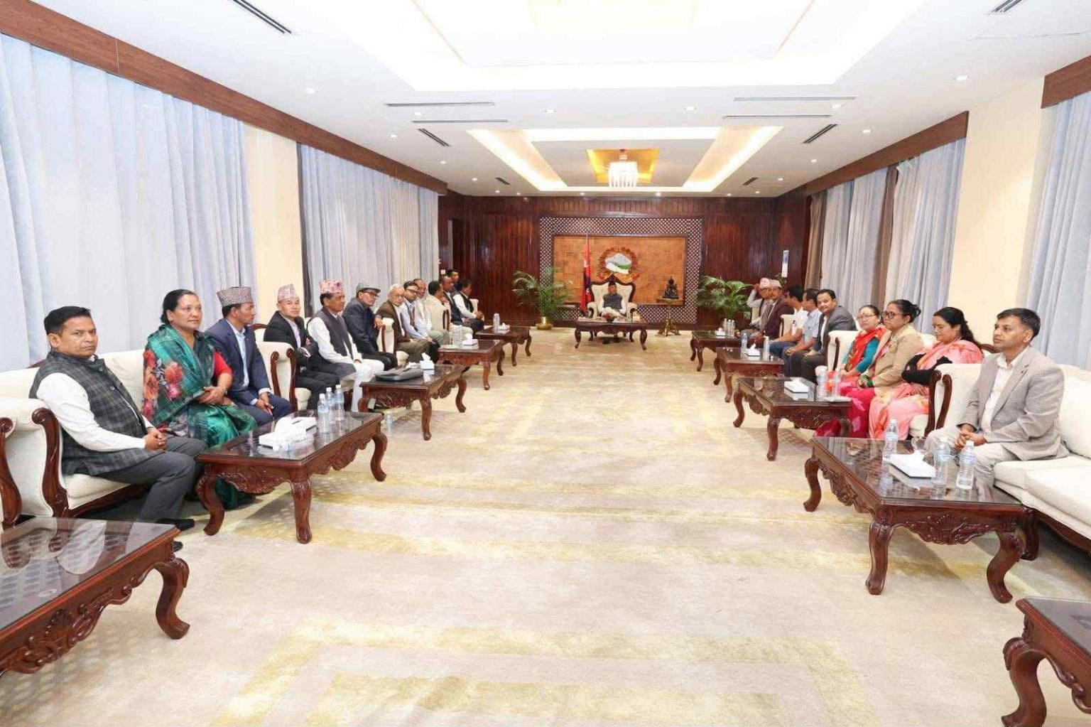 ‘हावाको झोक्का’मा नअल्झिनुस्, पार्टी निर्माणमा लाग्नुहोस् : ओली