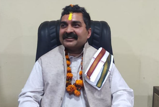 बला*त्कार आरोपमा पक्राउ परेका मधेश प्रदेशका पूर्वप्रमुख राजेश अहिराजविरुद्ध मुद्दा दायर