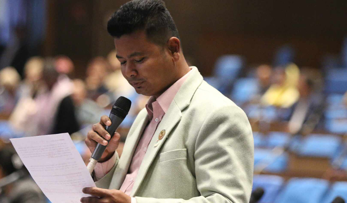 संविधान भन्दामाथि छैनन् भने प्रश्न उठेका मन्त्रीहरूलाई कार्बाही गरियोस्: सांसद चौधरी