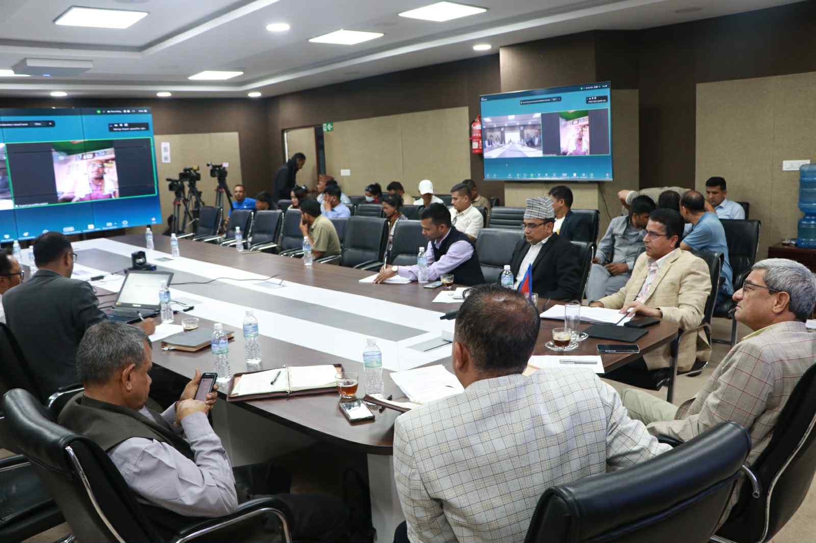 खानेपानी समस्या भएको क्षेत्रमा बोरिङको तयारी गर्न गृहमन्त्रीको निर्देशन