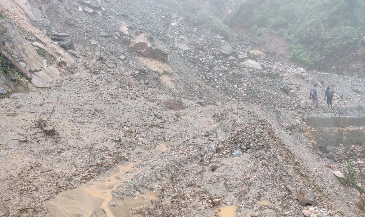 Image of https://mayorsap.com/storage/photos/10/darchula-sadak.jpg