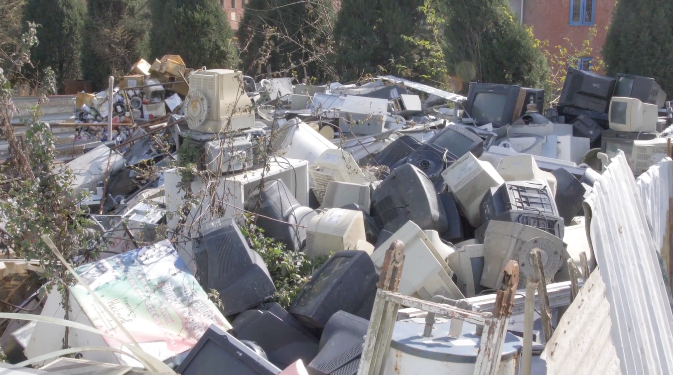 Image of https://mayorsap.com/storage/photos/10/electronic-waste-2.png