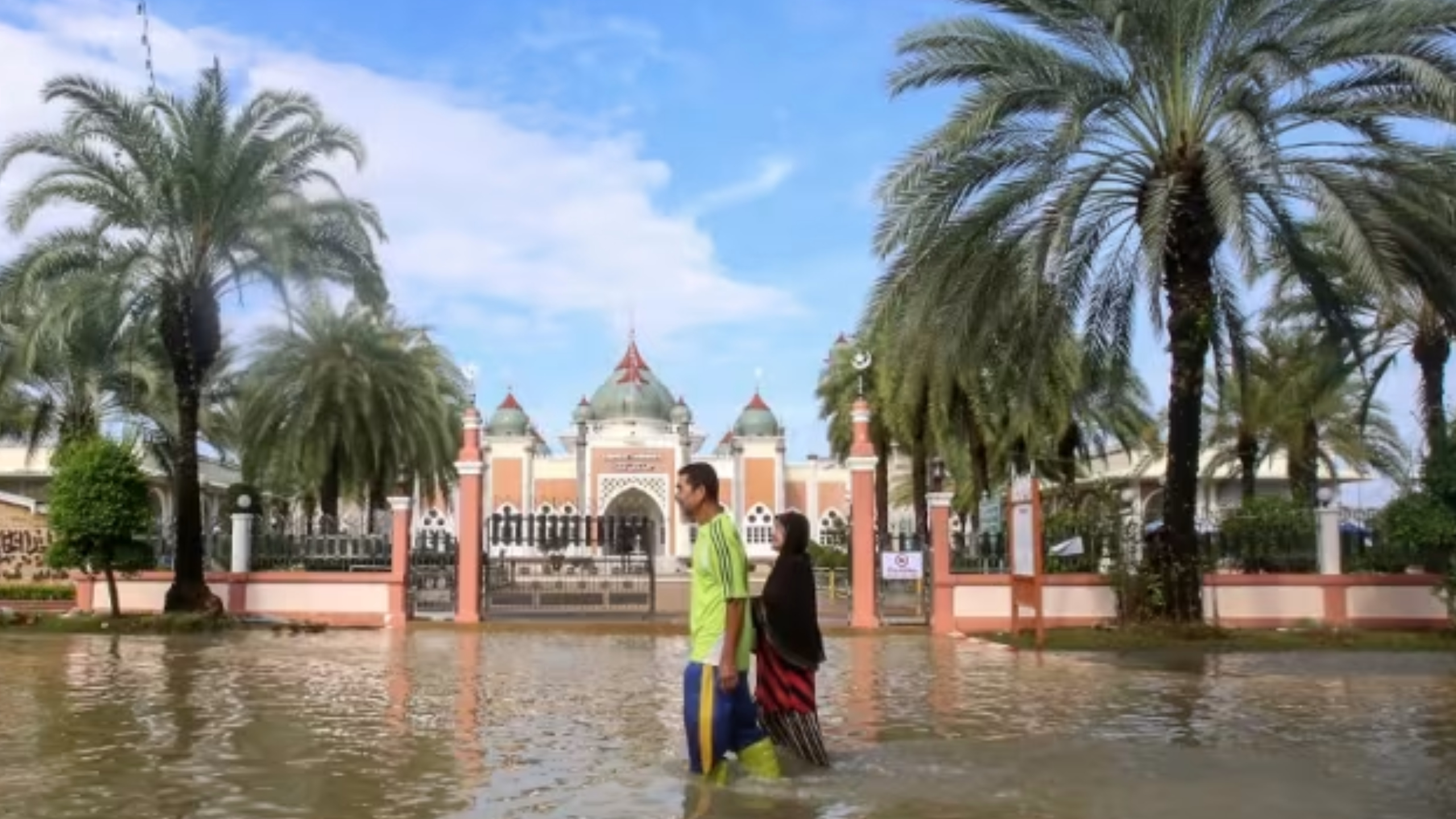 थाईल्यान्डमा आँधीका कारण ६ जनाको मृ*त्यु