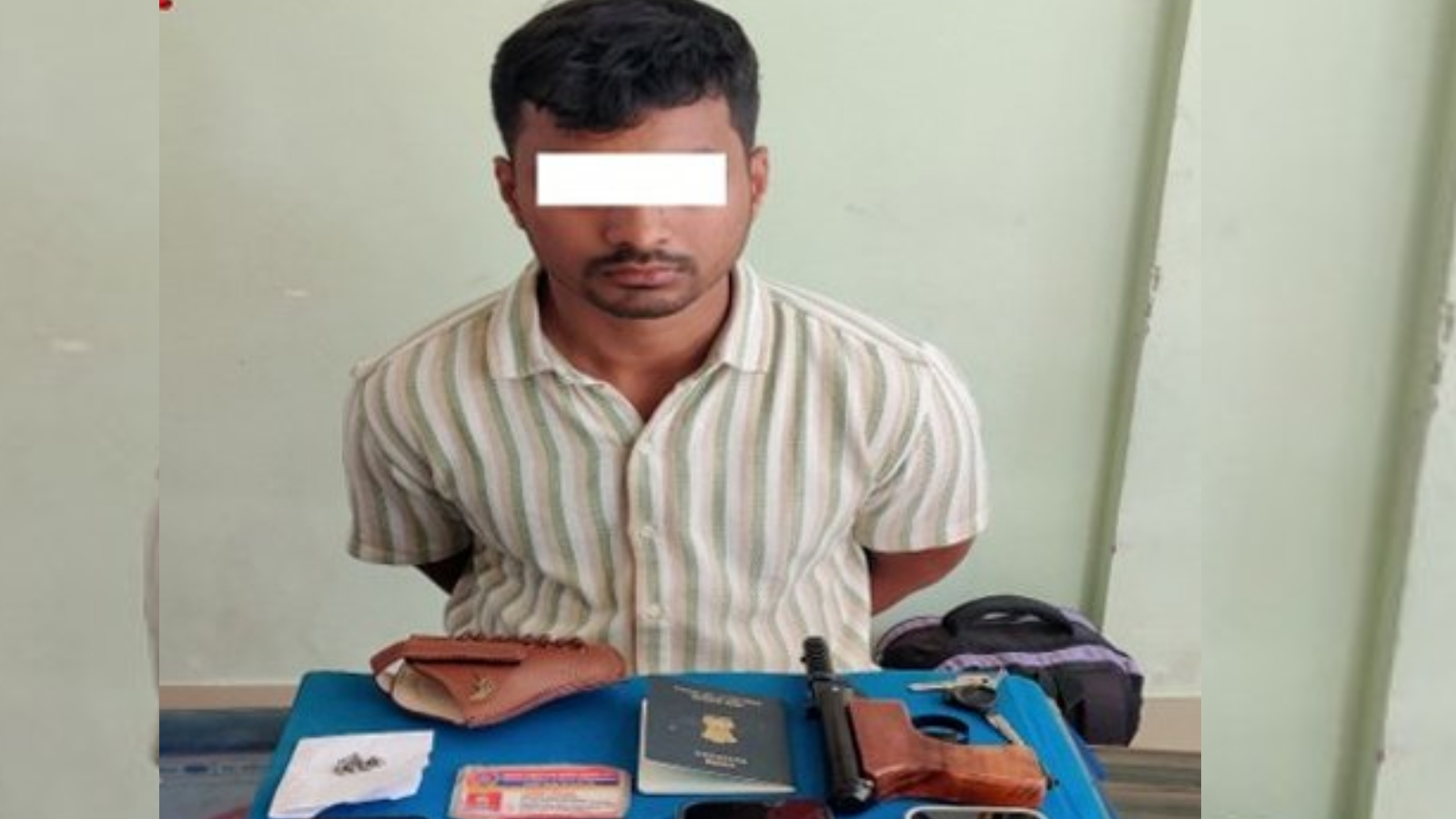 झापामा भारतीय नागरिक एयर पेस्तोलसहित पक्राउ