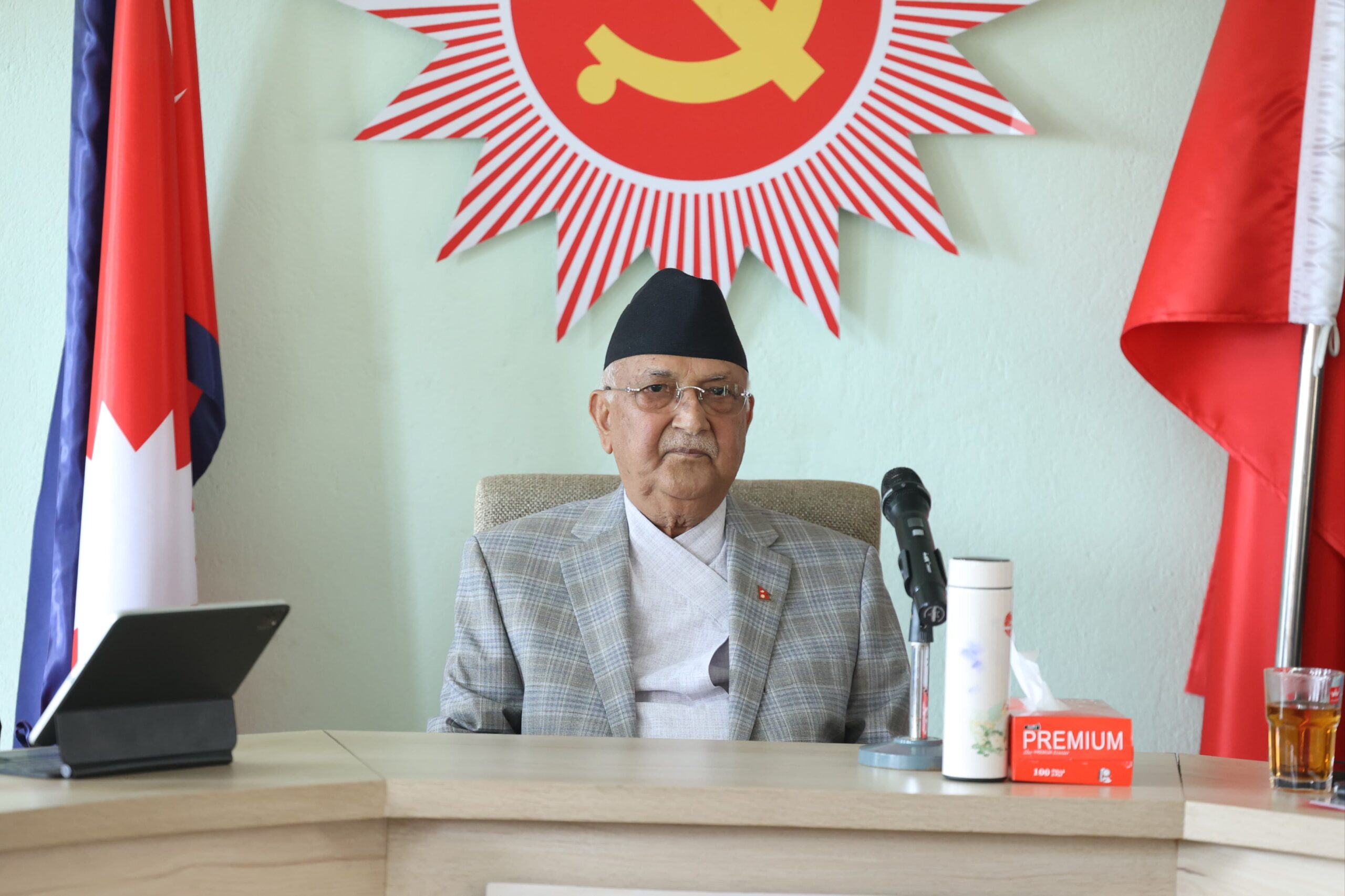 एमालेको पोलिटब्युरो बैठक बस्दै