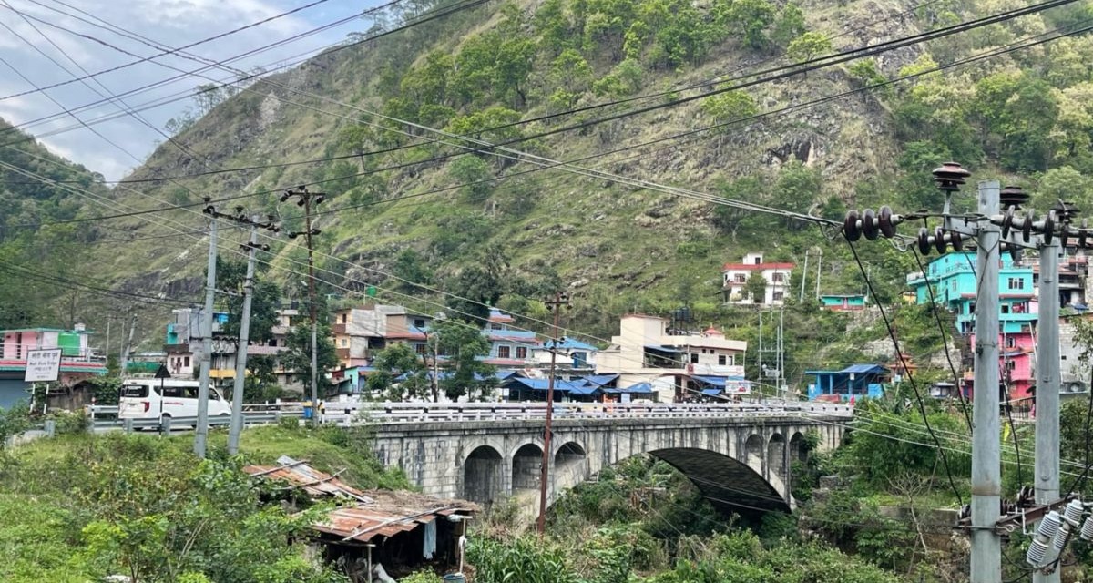 मध्यपहाडी लोकमार्गको मोदीखोलामा पुल निर्माण सुरु