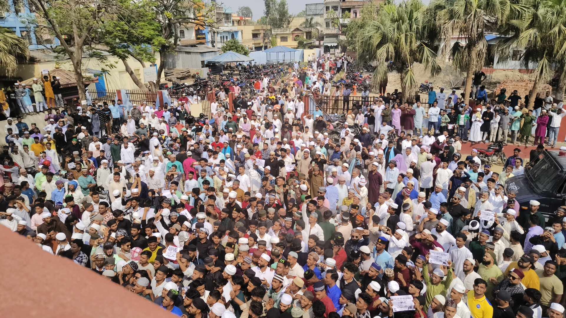 मुस्लिम धर्मावलम्बीहरुले आज बकर ईद मनाउँदै