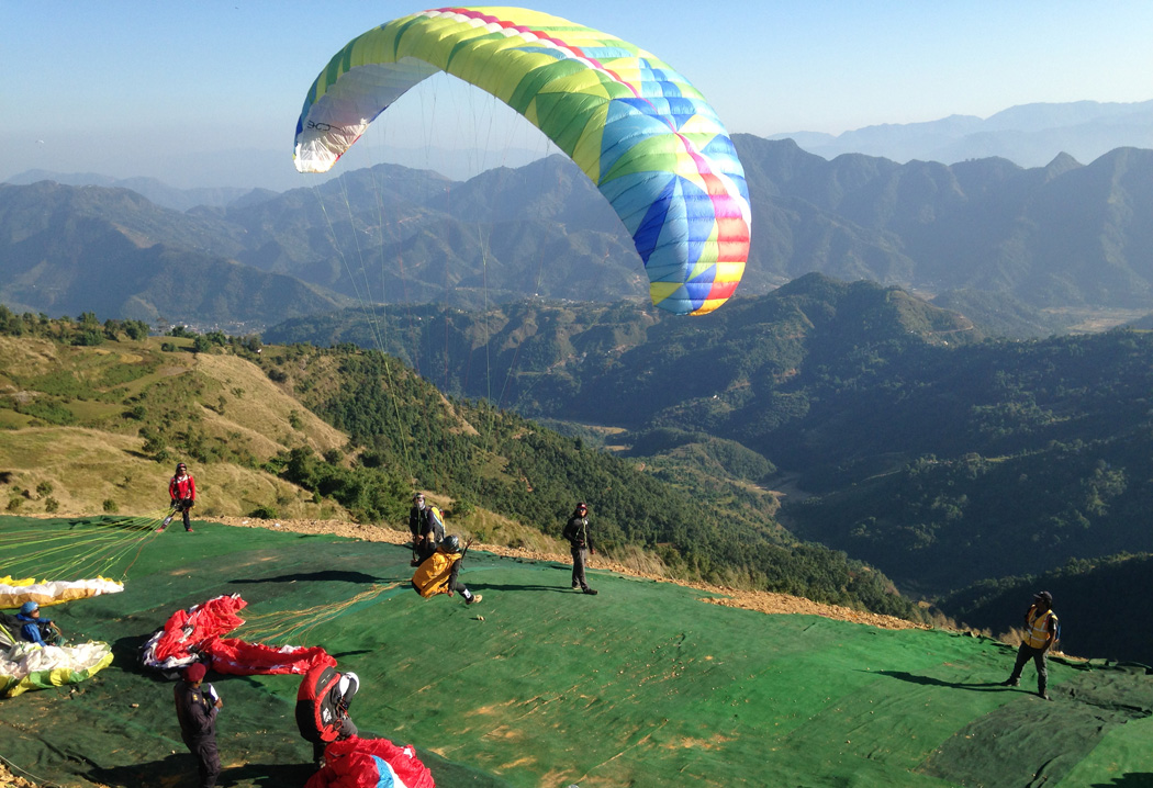 Image of https://mayorsap.com/storage/photos/10/paragliding_pokhara.jpg