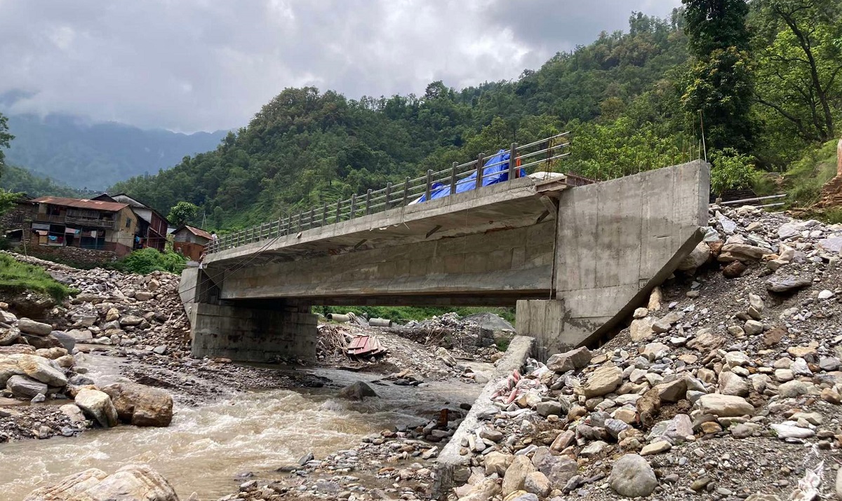 रुम्टाखोलामा सम्झौता अघि नै बन्यो पक्की पुल, बर्खामा सवारिसाधन ठप्प हुने समस्याको अन्त्य