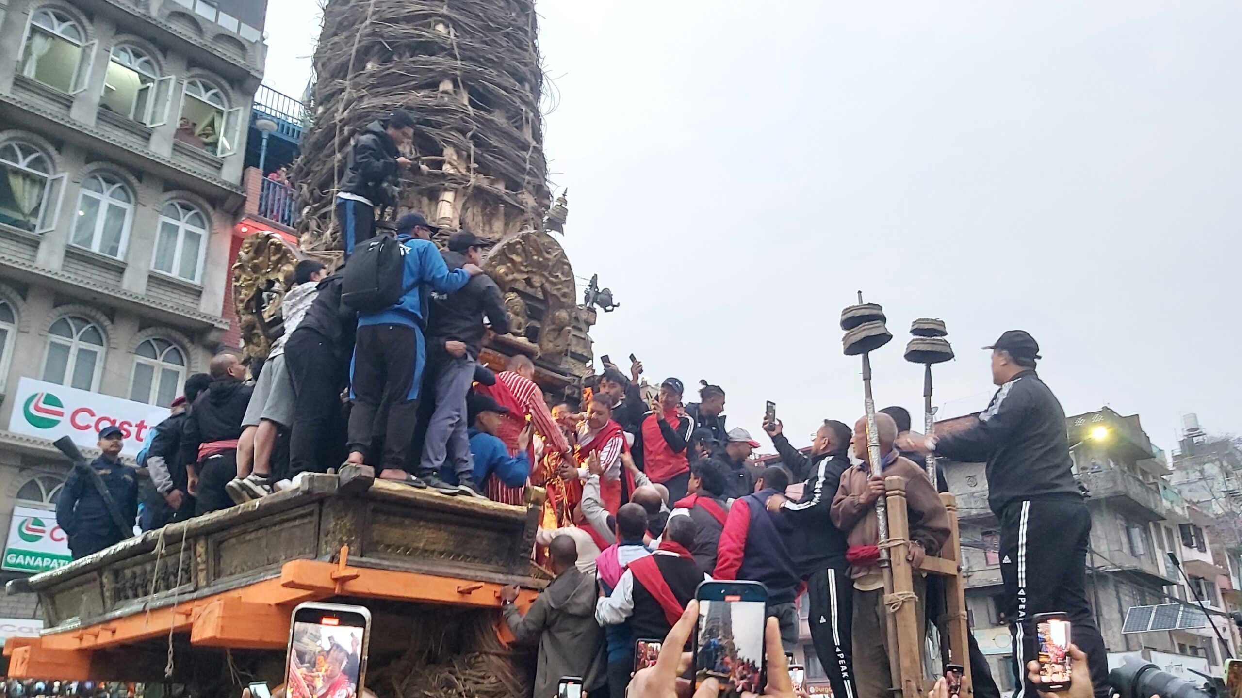 रातो मच्छेन्द्रनाथको भोटो आज देखाइँदै, काठमाडौं उपत्यकामा सार्वजनिक बिदा