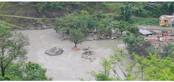 एक महिनादेखि डुबानमा छ विश्वकै ठूलो शालिग्राम शिला