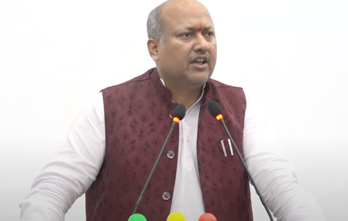 व्यस्त जीवनशैलीलाई योगामार्फत व्यवस्थित गरौँः मुख्यमन्त्री सिंह