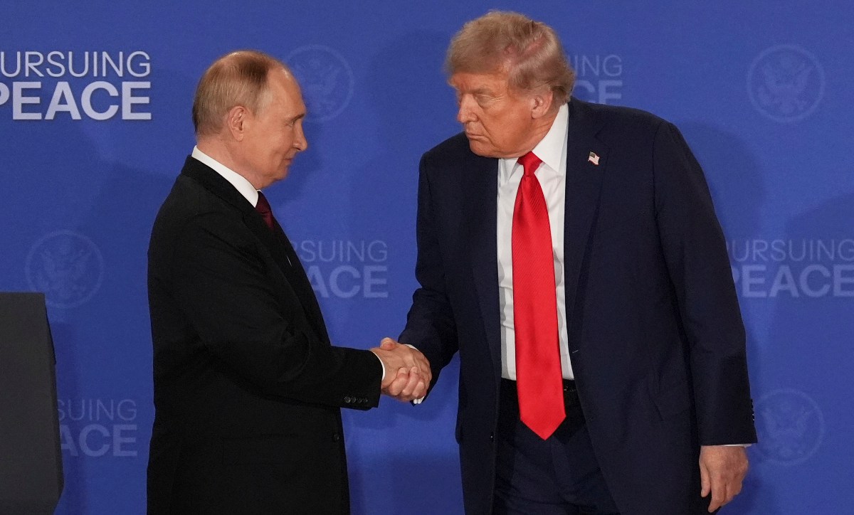Image of https://mayorsap.com/storage/photos/10/trump-putin2.jpg