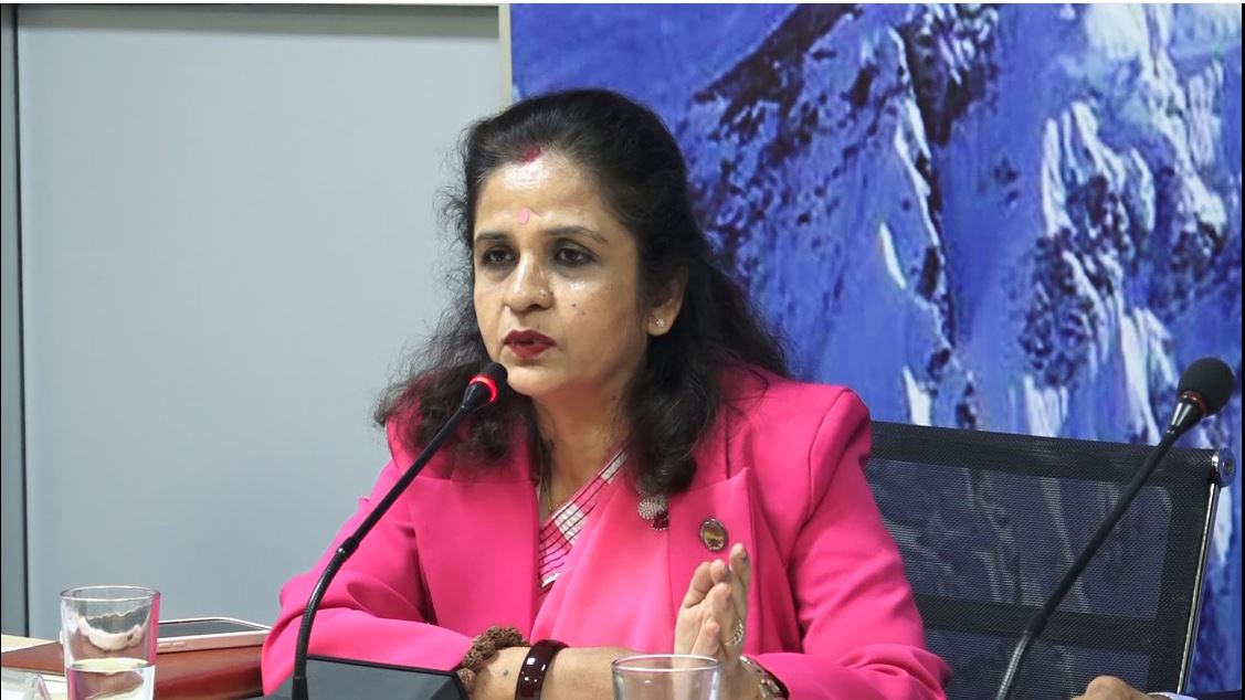 ग्यासकाे हाहाकार टार्न नसकेपछि उद्योग मन्त्री गौरीकुमारीले दिइन् राजीनामा