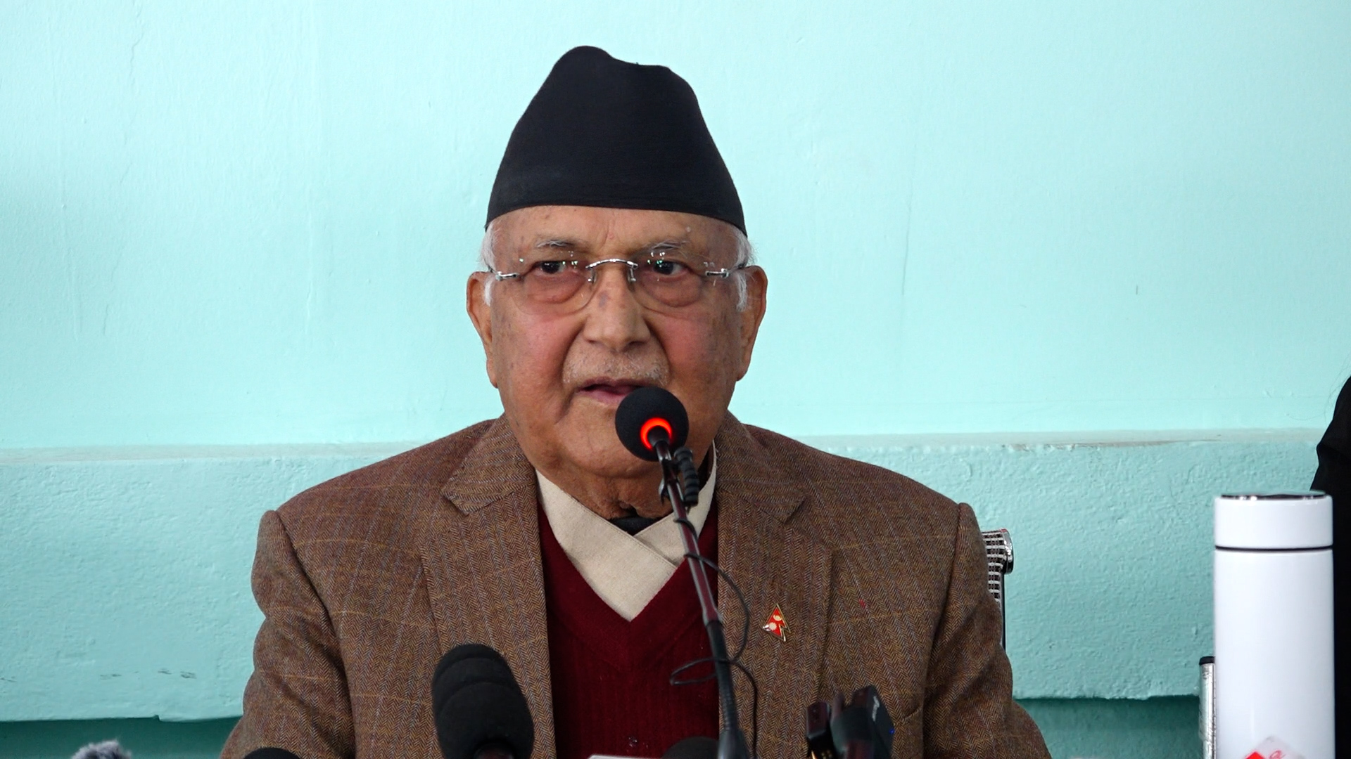 Image of https://mayorsap.com/storage/photos/shares/kp-oli_2.jpg
